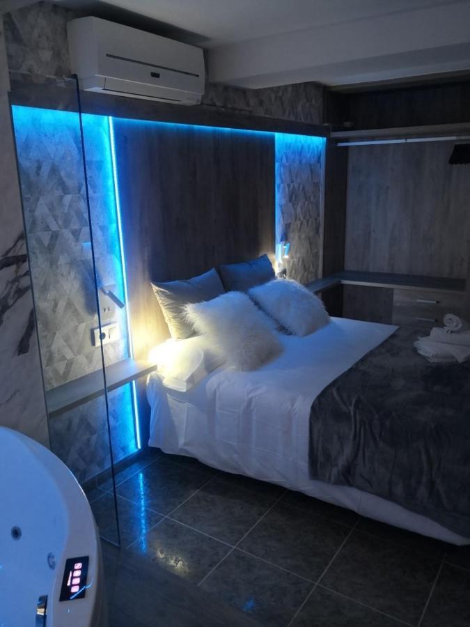 Apartamentos Los Robles Alcala del Jucar Ngoại thất bức ảnh