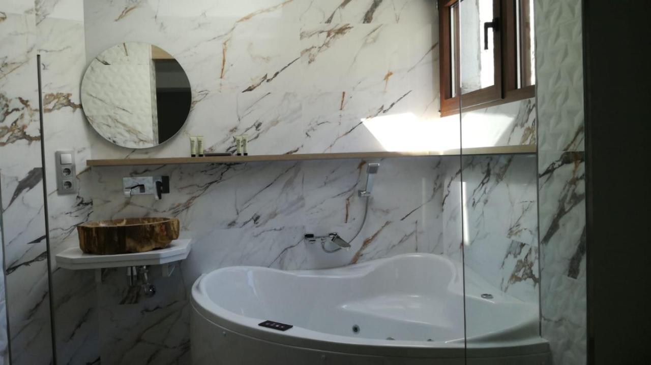 Apartamentos Los Robles Alcala del Jucar Ngoại thất bức ảnh