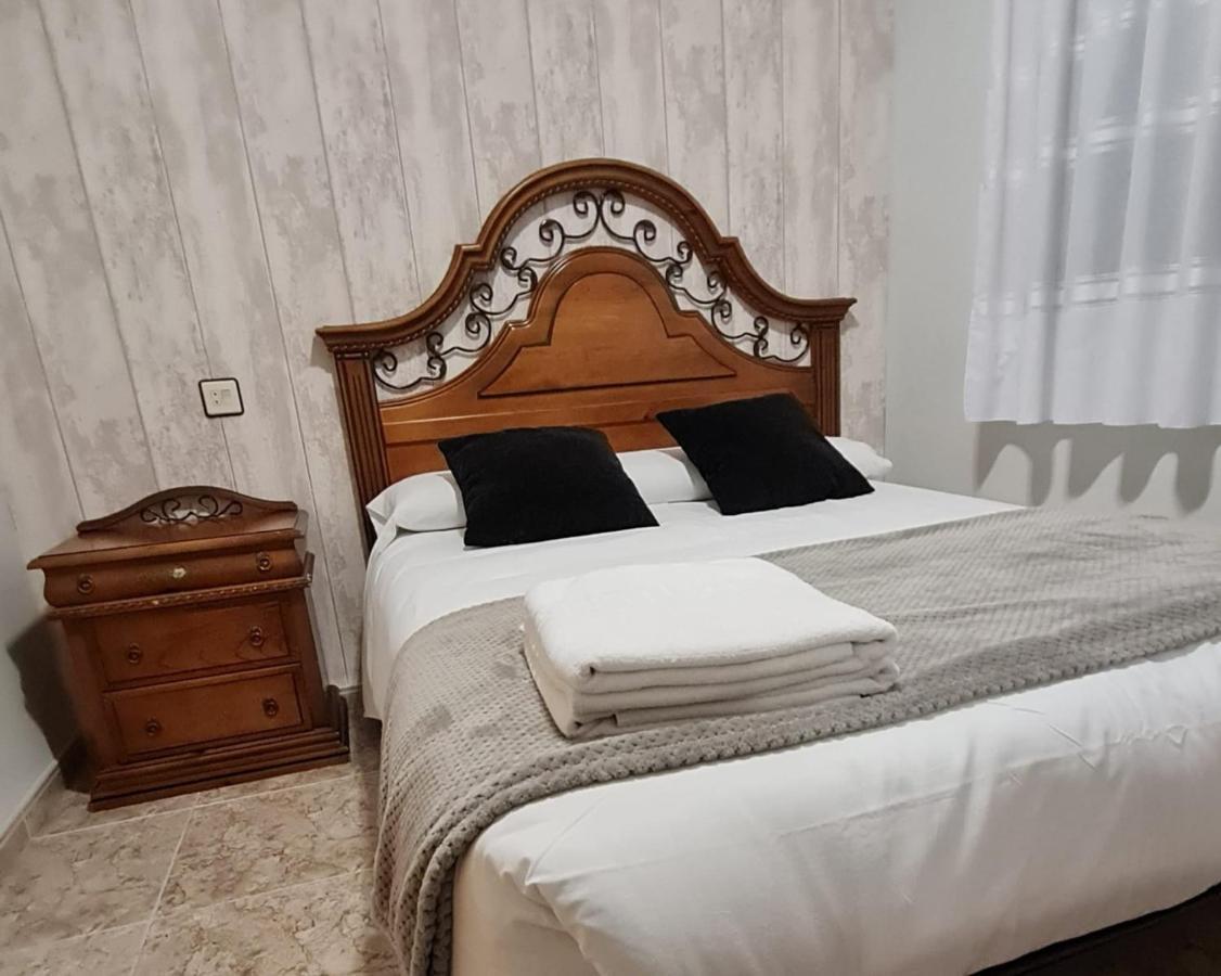 Apartamentos Los Robles Alcala del Jucar Ngoại thất bức ảnh